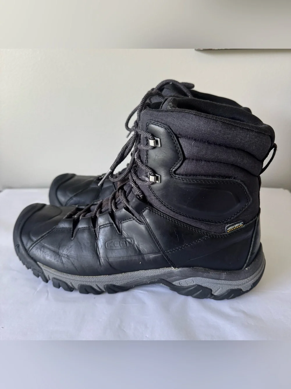 KEEN Size 13 Men’s Targhee Lace High Polar Waterproof Insulated Boots in Black